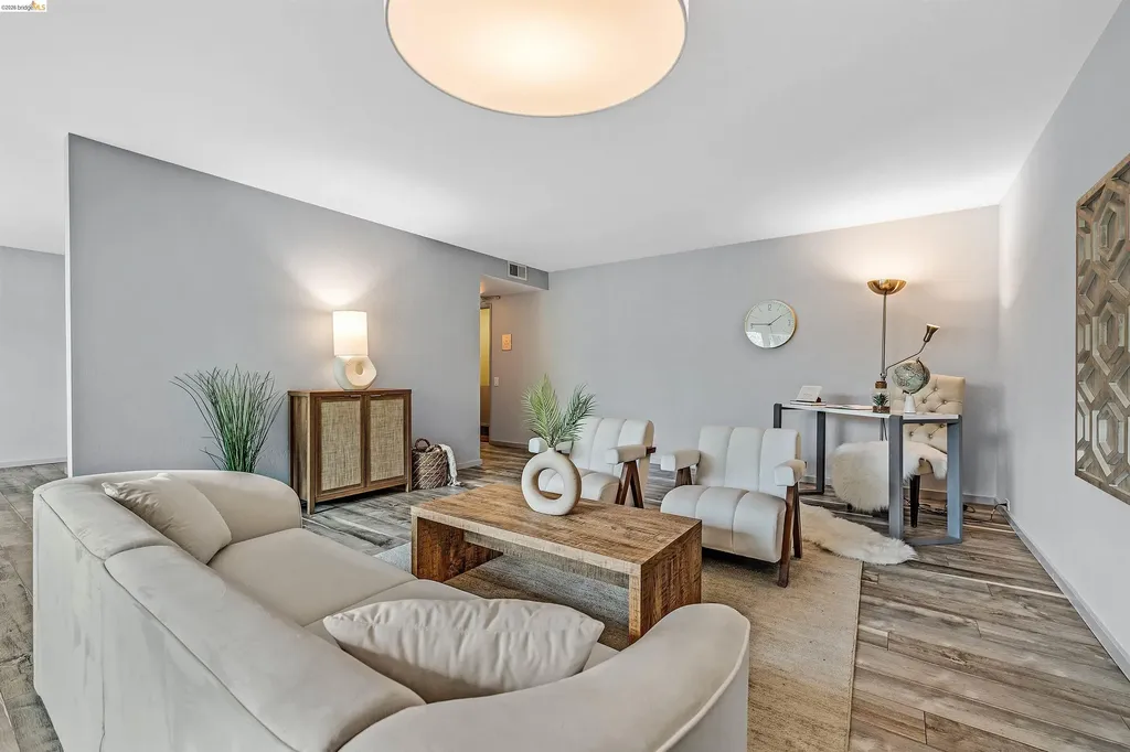 Oakland CA, 3945 Harrison Street, Unit 23