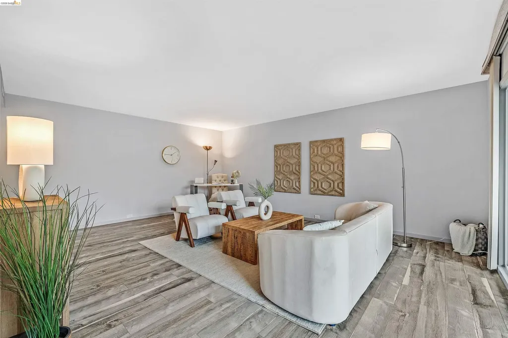3945 Harrison Street Oakland CA 94611