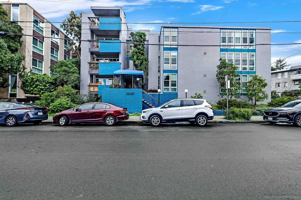 3945 Harrison Street Oakland CA 94611