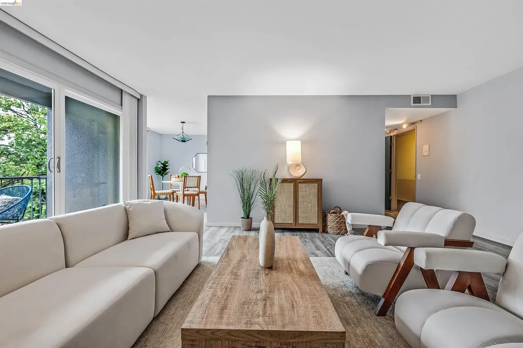 3945 Harrison Street Oakland CA 94611