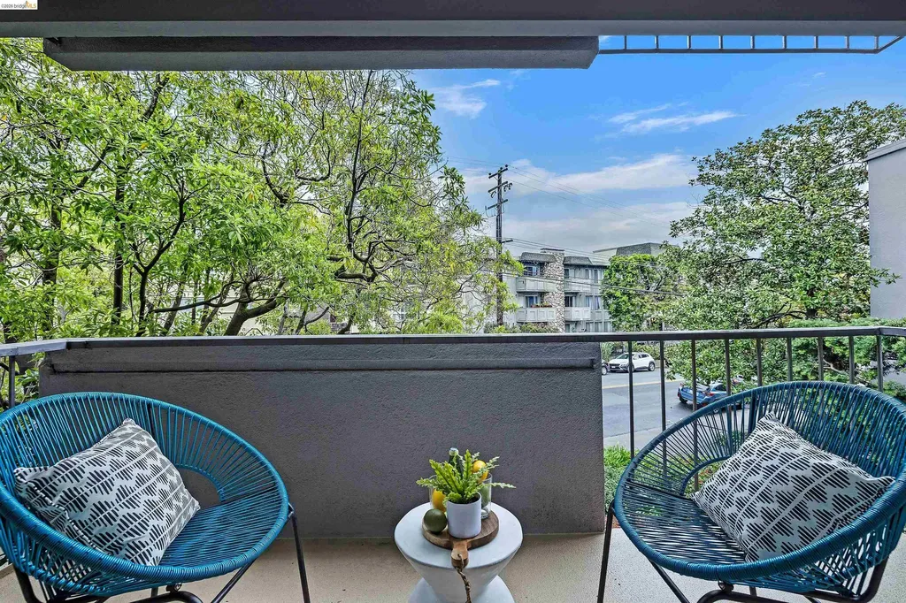 3945 Harrison Street Oakland CA 94611