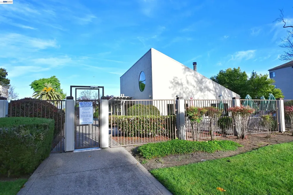 1256 Stanhope Lane Hayward CA 94545
