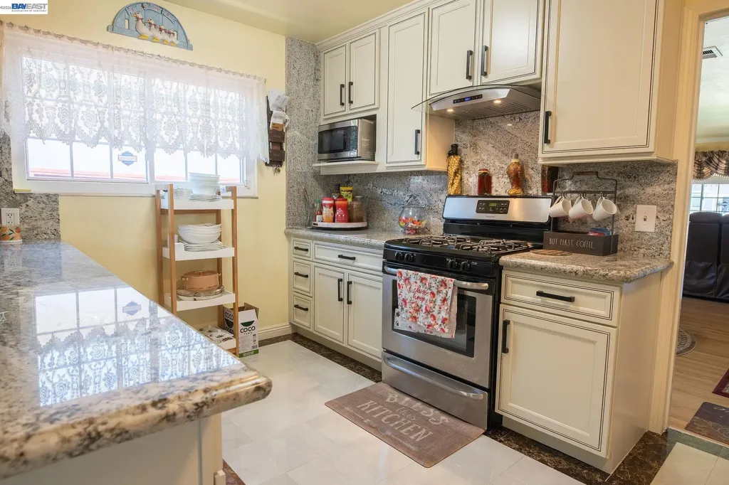 27093 Lemay Way Hayward CA 94544