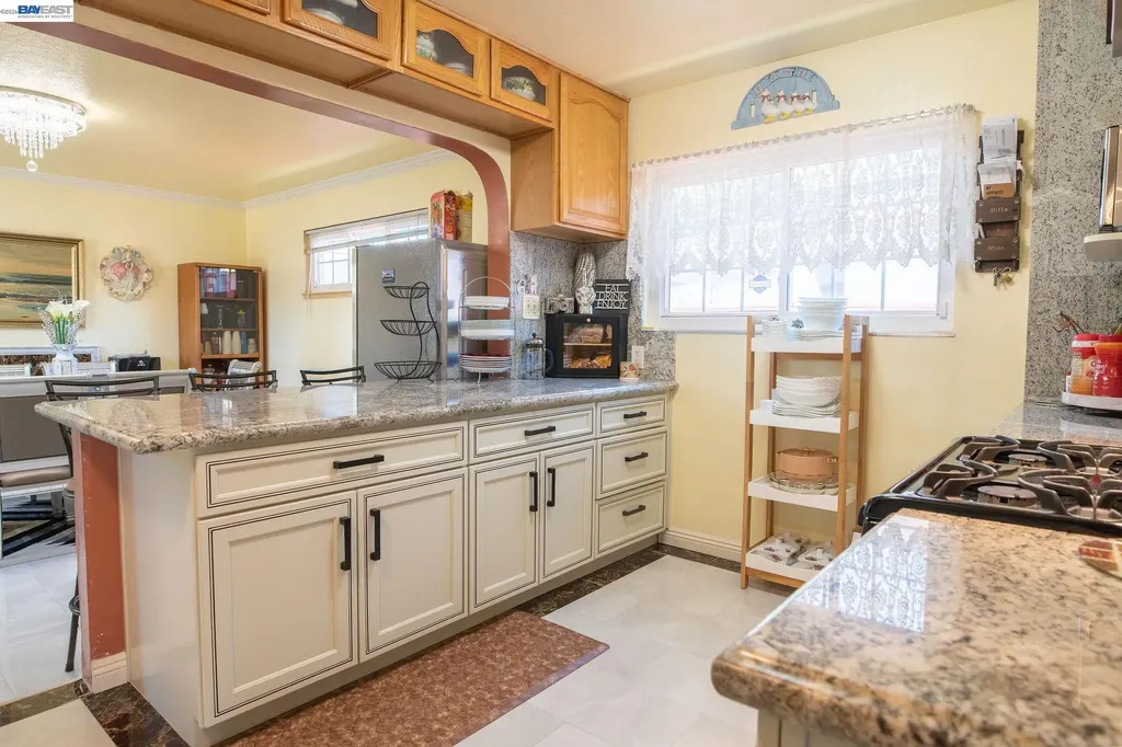27093 Lemay Way Hayward CA 94544