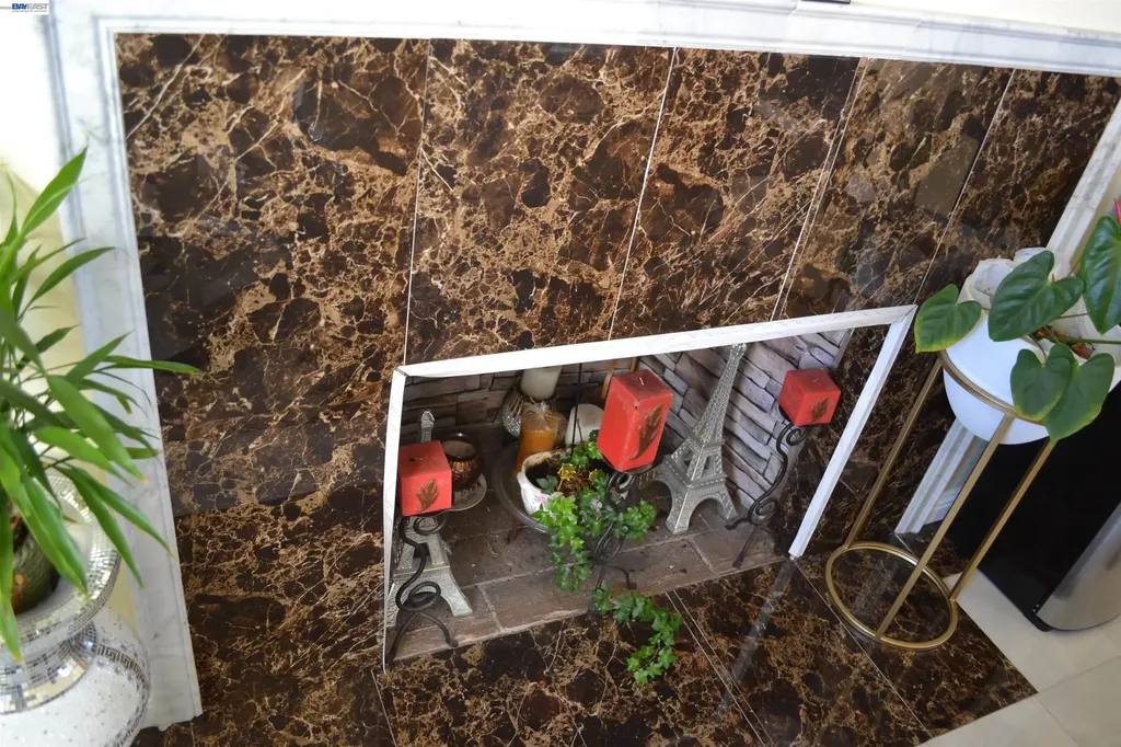 27093 Lemay Way Hayward CA 94544