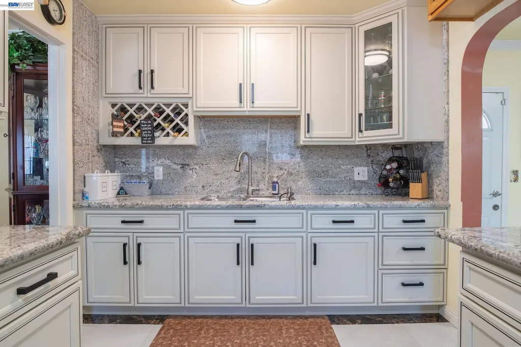 27093 Lemay Way Hayward CA 94544