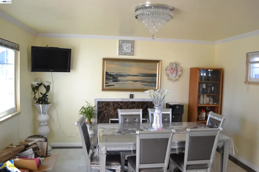 27093 Lemay Way Hayward CA 94544