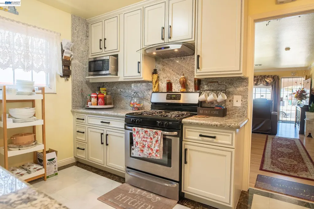 27093 Lemay Way Hayward CA 94544