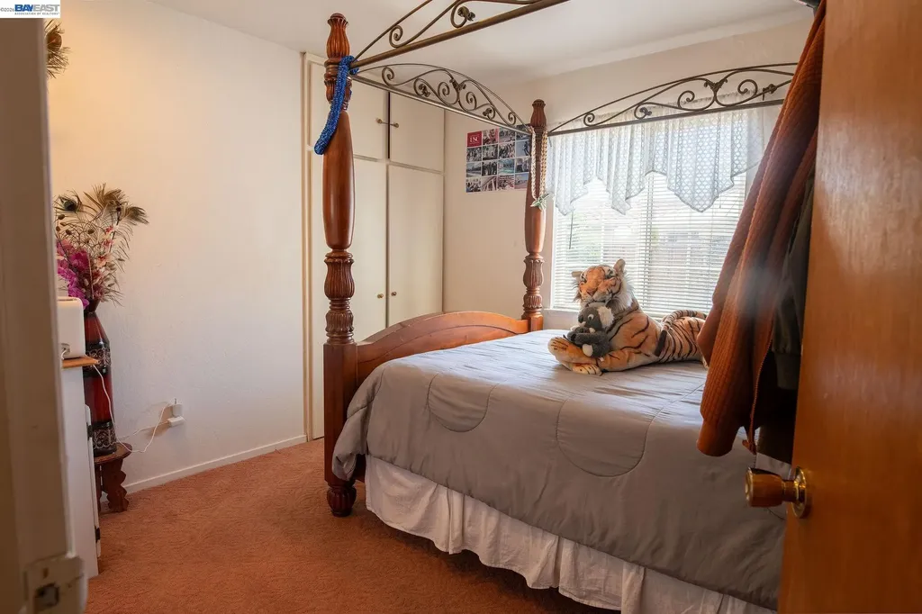 27093 Lemay Way Hayward CA 94544