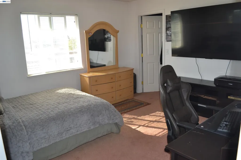 27093 Lemay Way Hayward CA 94544