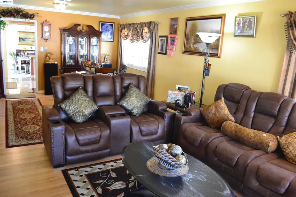 27093 Lemay Way Hayward CA 94544