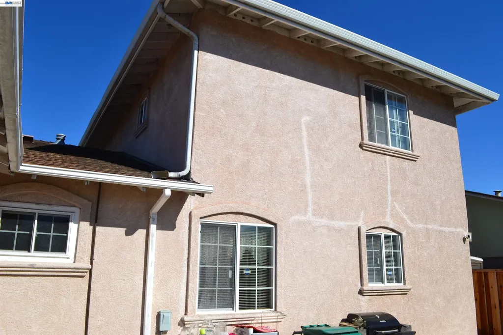 27093 Lemay Way Hayward CA 94544