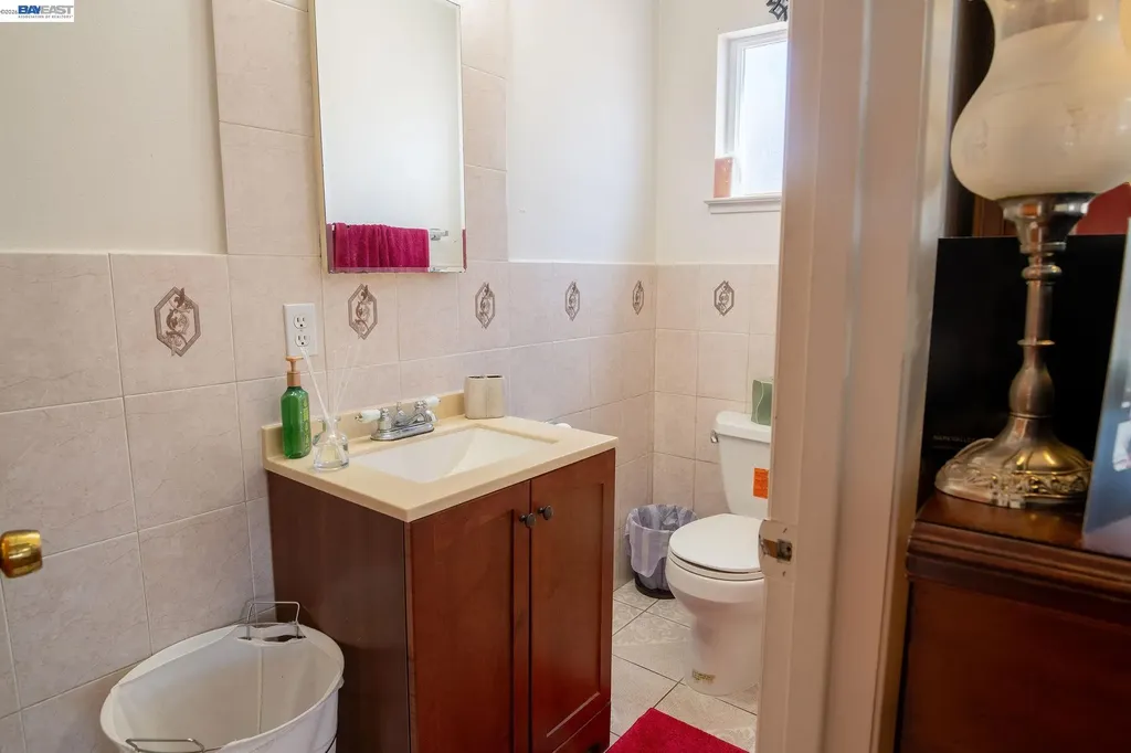 27093 Lemay Way Hayward CA 94544