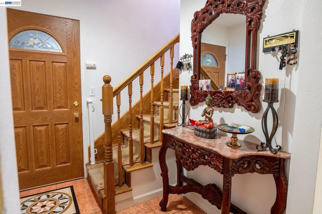 27093 Lemay Way Hayward CA 94544