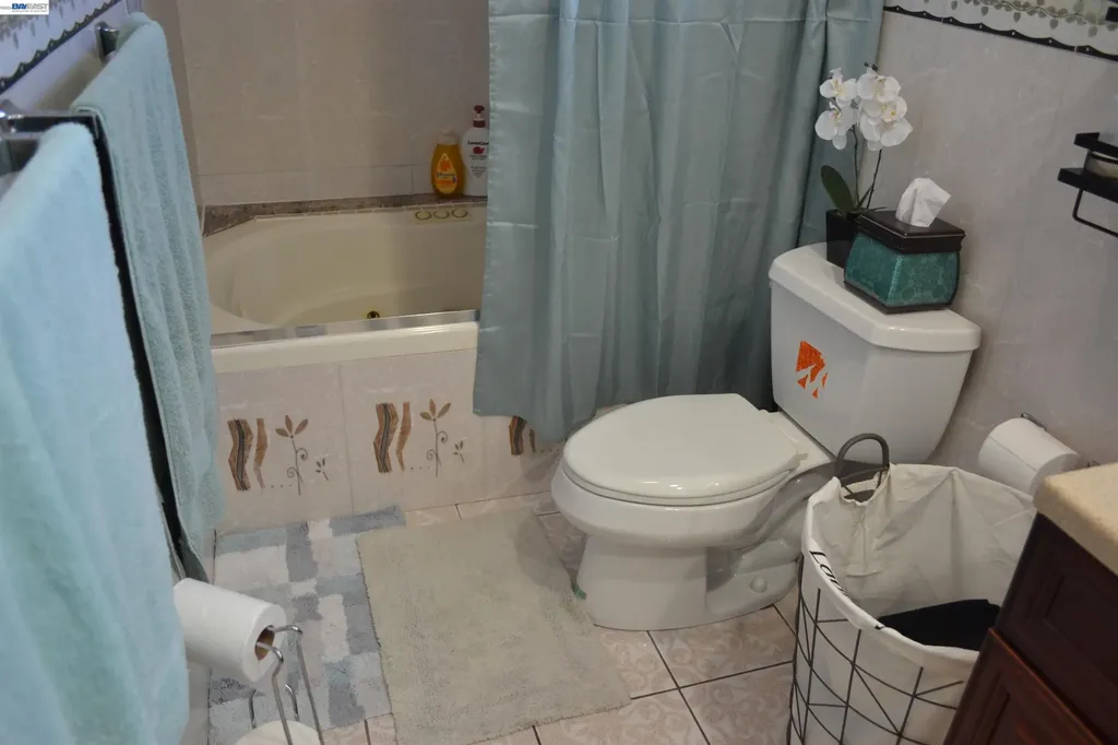 27093 Lemay Way Hayward CA 94544