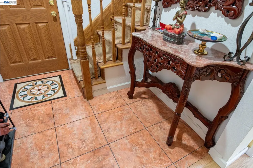 27093 Lemay Way Hayward CA 94544