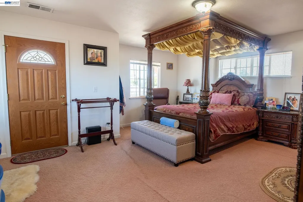 27093 Lemay Way Hayward CA 94544