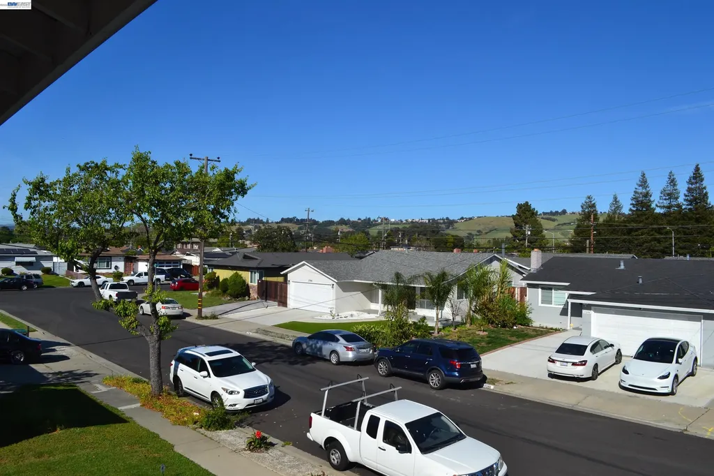 27093 Lemay Way Hayward CA 94544