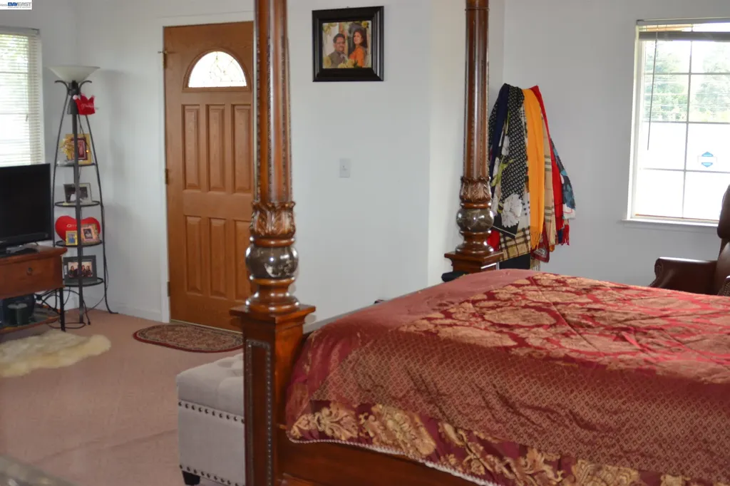 27093 Lemay Way Hayward CA 94544