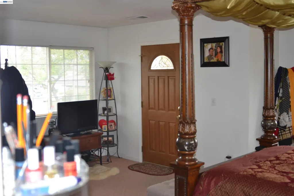 27093 Lemay Way Hayward CA 94544