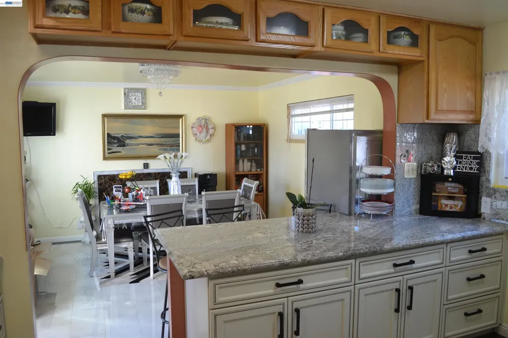 27093 Lemay Way Hayward CA 94544