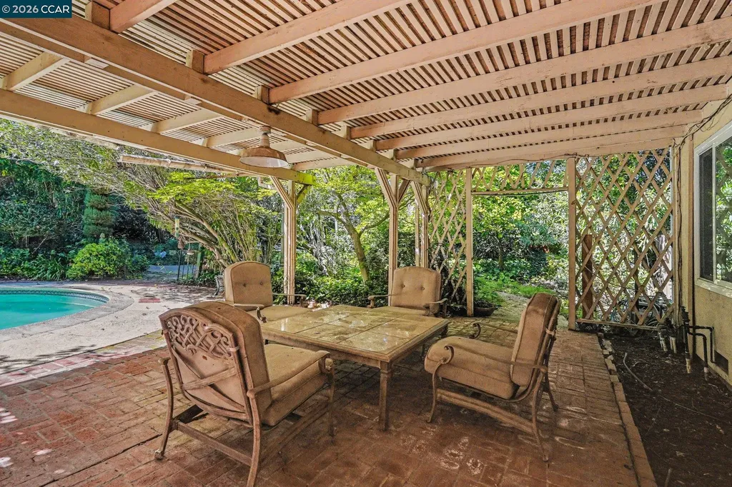 2030 Clearview Court Walnut Creek CA 94598