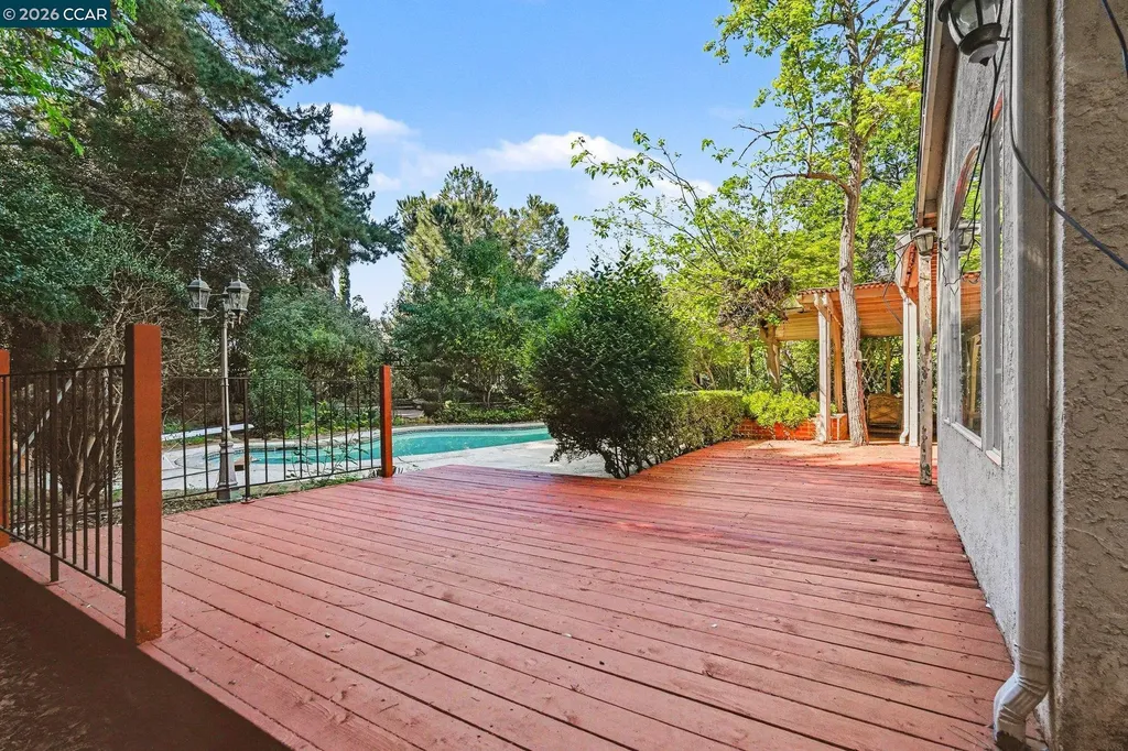 2030 Clearview Court Walnut Creek CA 94598