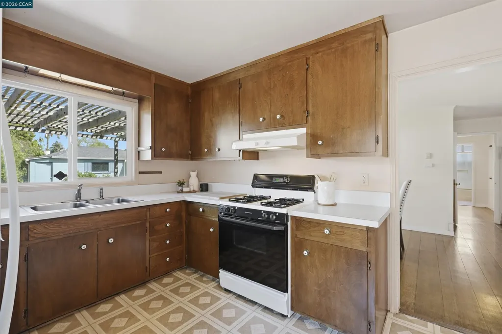 17930 Via Toledo San Lorenzo CA 94580