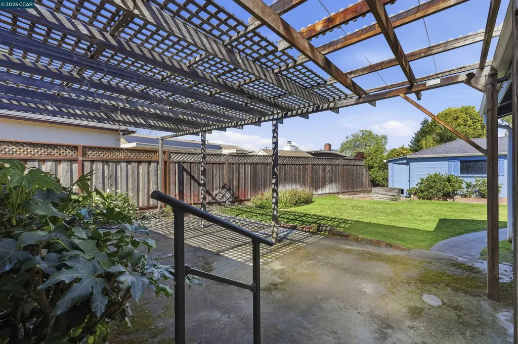 17930 Via Toledo San Lorenzo CA 94580