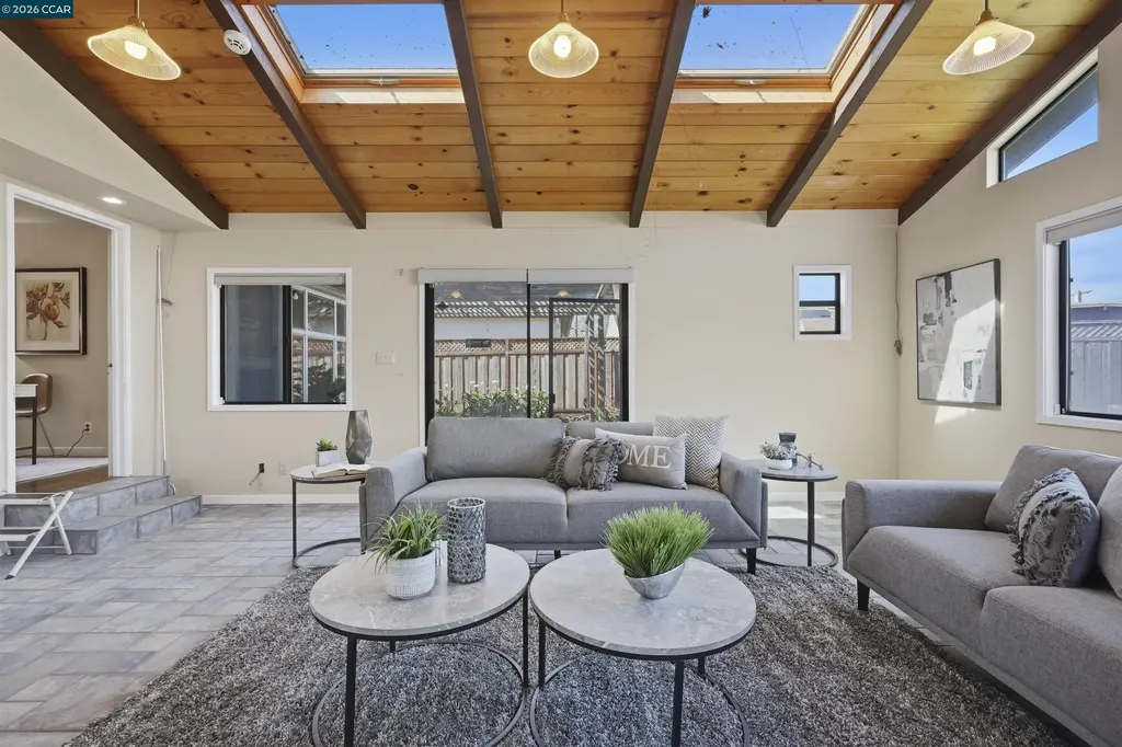 17930 Via Toledo San Lorenzo CA 94580