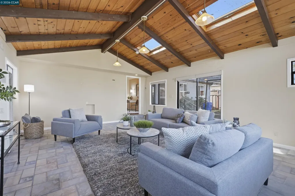 17930 Via Toledo San Lorenzo CA 94580