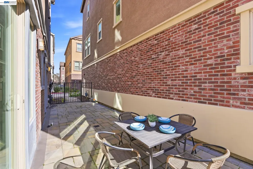 1380 Brookline Loop Pleasanton CA 94566