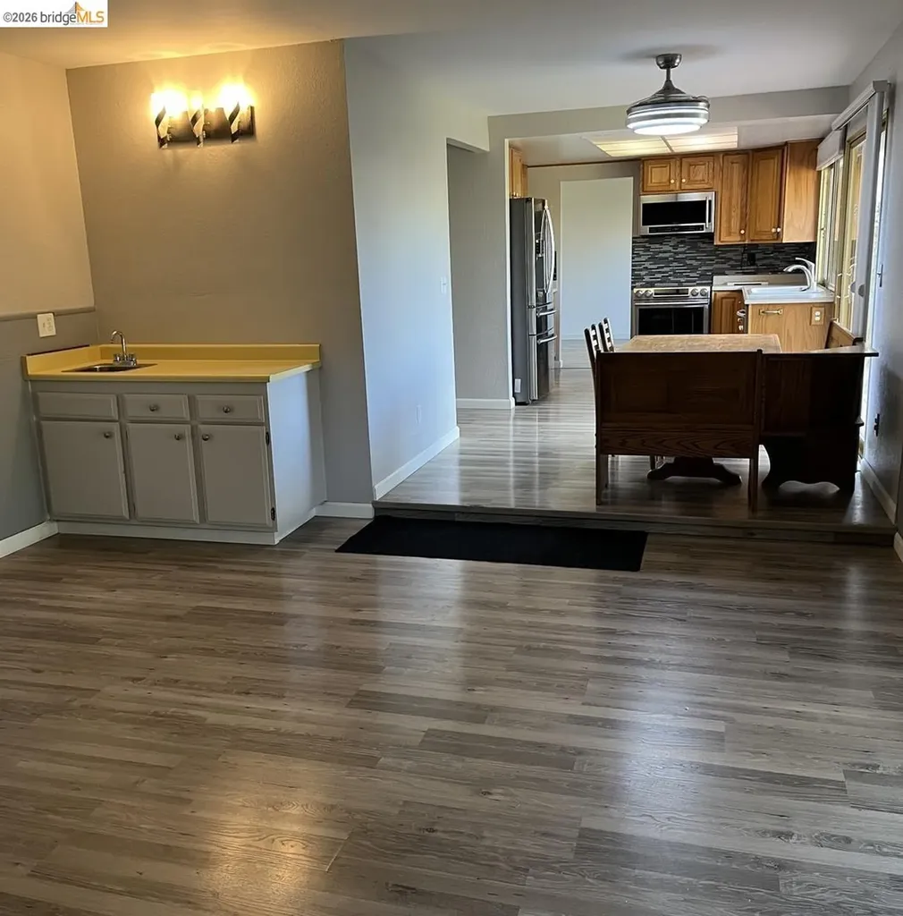 1672 San Vicente Avenue Napa CA 94558