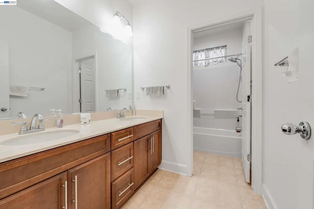 2904 Hanauma Bay Drive Pittsburg CA 94565