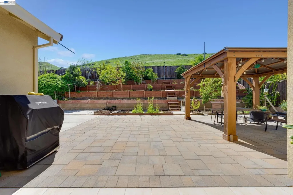 2904 Hanauma Bay Drive Pittsburg CA 94565