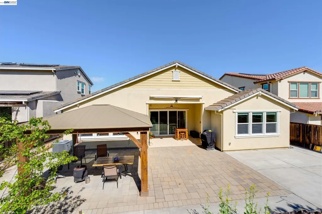 2904 Hanauma Bay Drive Pittsburg CA 94565