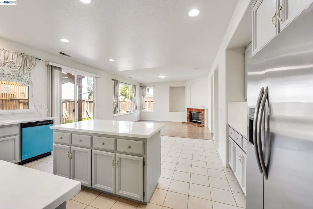 2295 Regatta Way San Leandro CA 94579