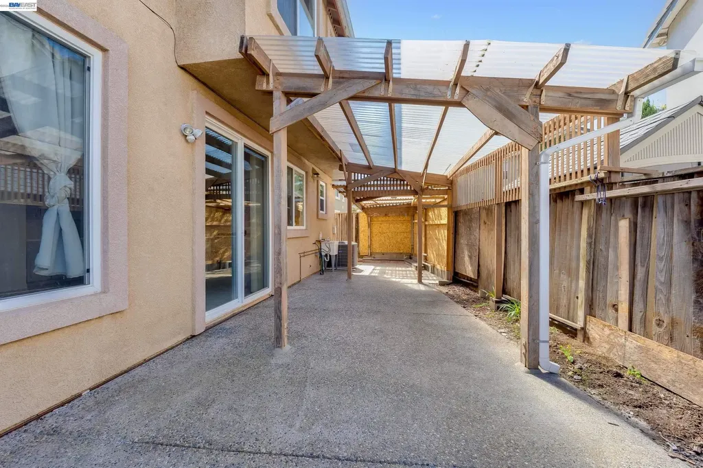 2295 Regatta Way San Leandro CA 94579