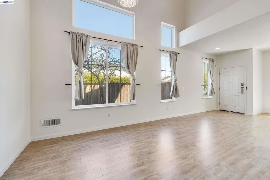 2295 Regatta Way San Leandro CA 94579