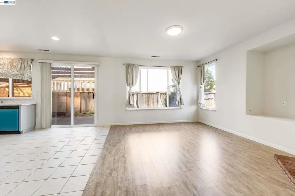 2295 Regatta Way San Leandro CA 94579
