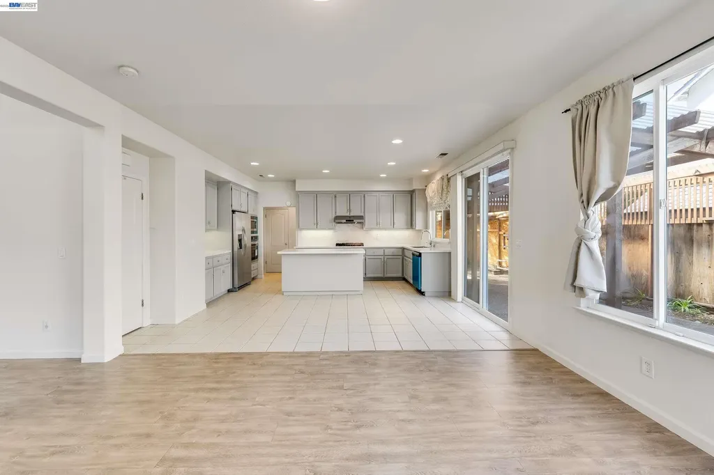 2295 Regatta Way San Leandro CA 94579