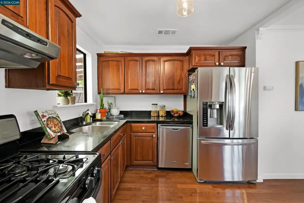 3121 Pine Street Martinez CA 94553