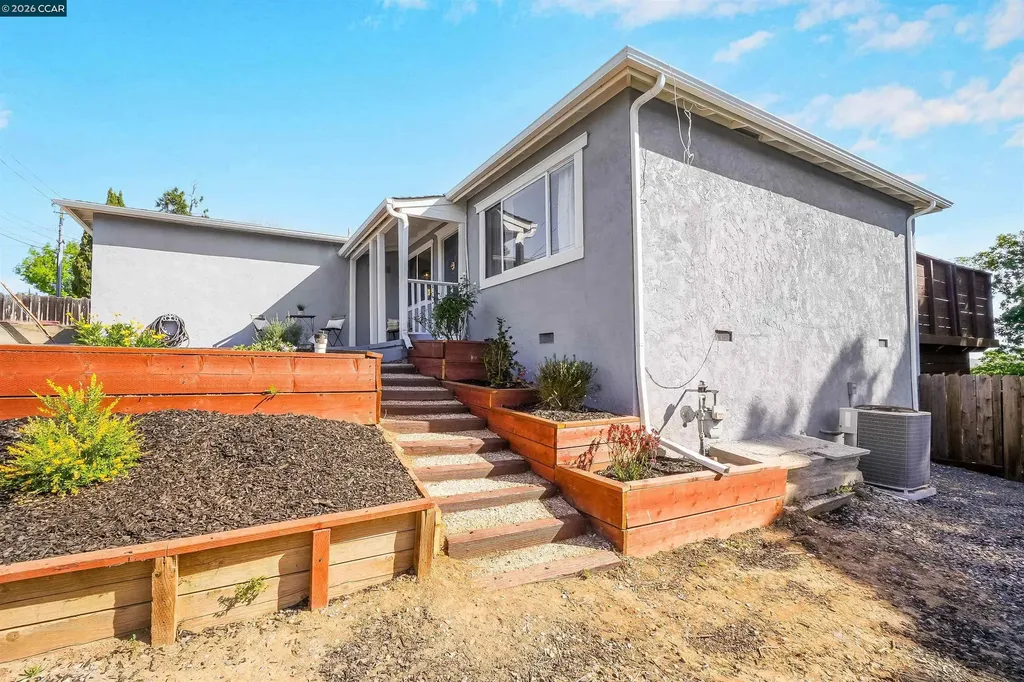 3121 Pine Street Martinez CA 94553