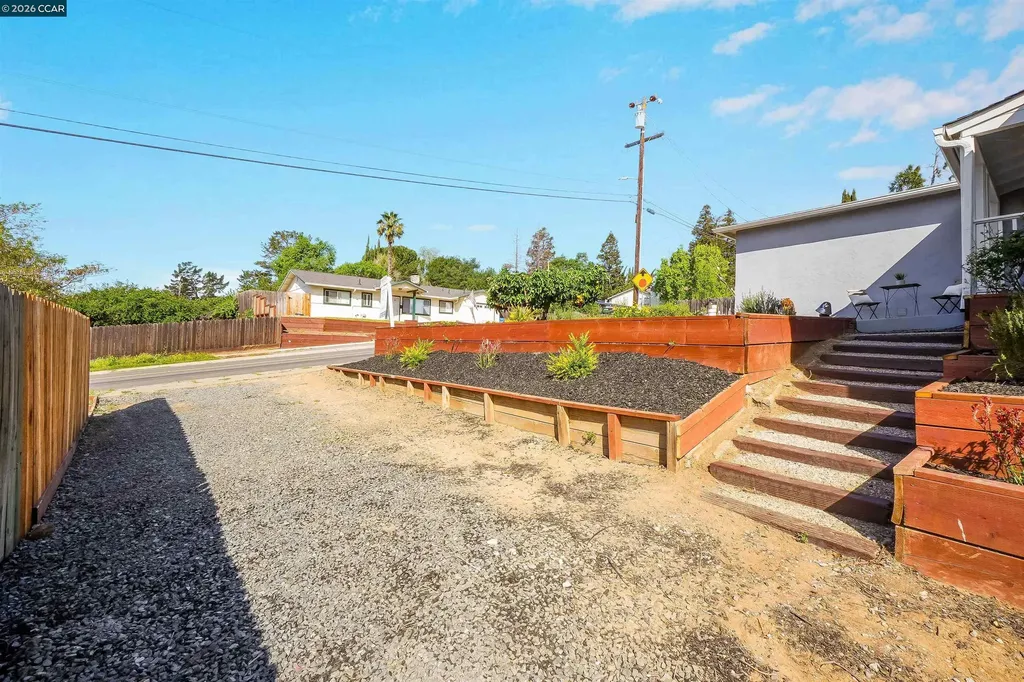 3121 Pine Street Martinez CA 94553