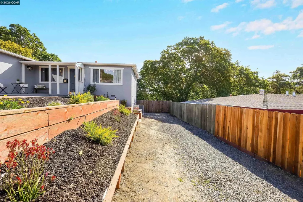 3121 Pine Street Martinez CA 94553