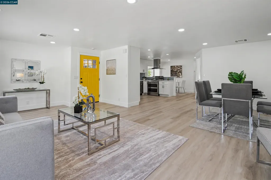 301 Avenida Flores Pacheco CA 94553