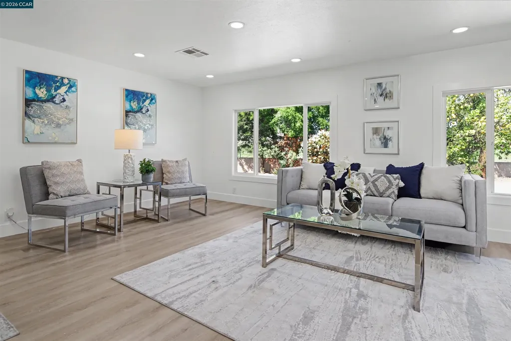 301 Avenida Flores Pacheco CA 94553