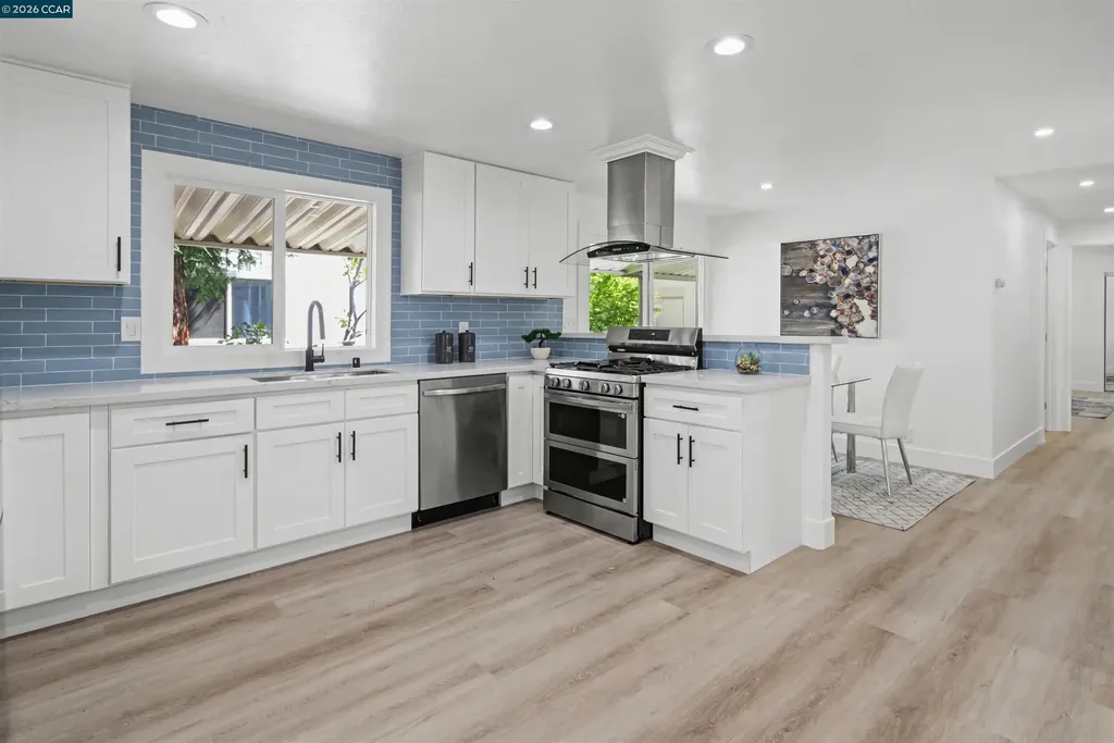 301 Avenida Flores Pacheco CA 94553