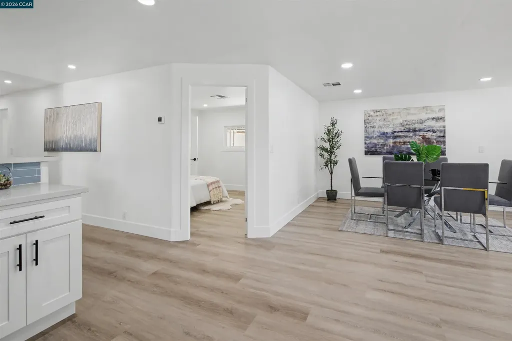 301 Avenida Flores Pacheco CA 94553