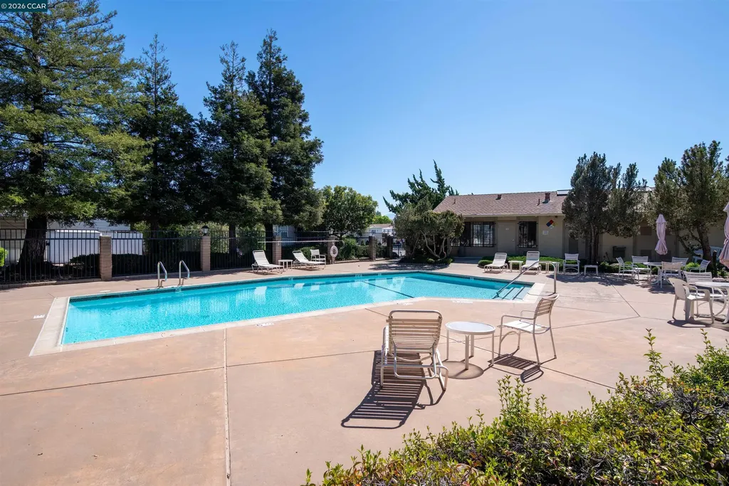 301 Avenida Flores Pacheco CA 94553